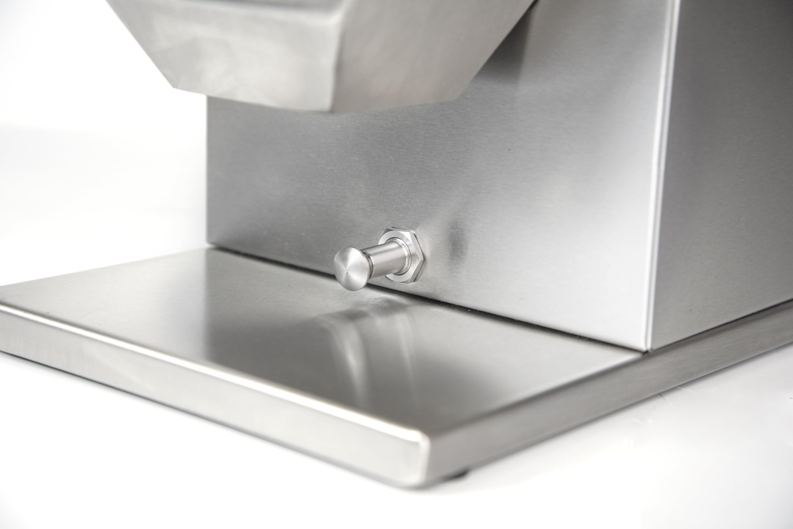 METRO Professional Currywurstschneider GWS1000 - Edelstahl, 29 x 24,5 x 36,5 cm, einstellbare Schnittstärke 5-30 mm, doppelte Sichelklinge, 135 W, Sicherheitsfunktion, kompakt & hygienisch, silber