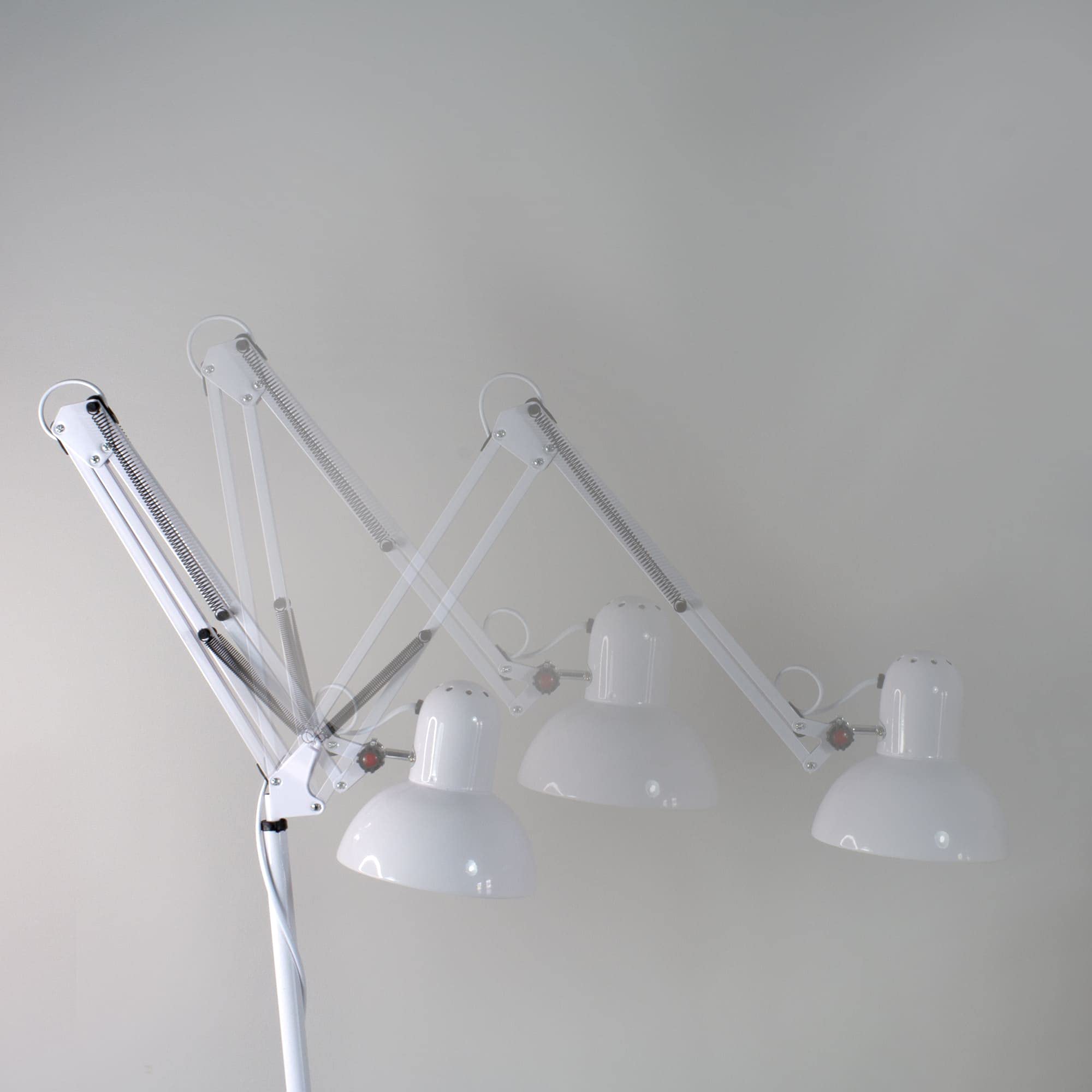 Wonderlamp - Lampada da terra articolata Avati, Lampada da terra bianca, Altezza regolabile, Corpo e testa articolabile, Lampadina 1xE27
