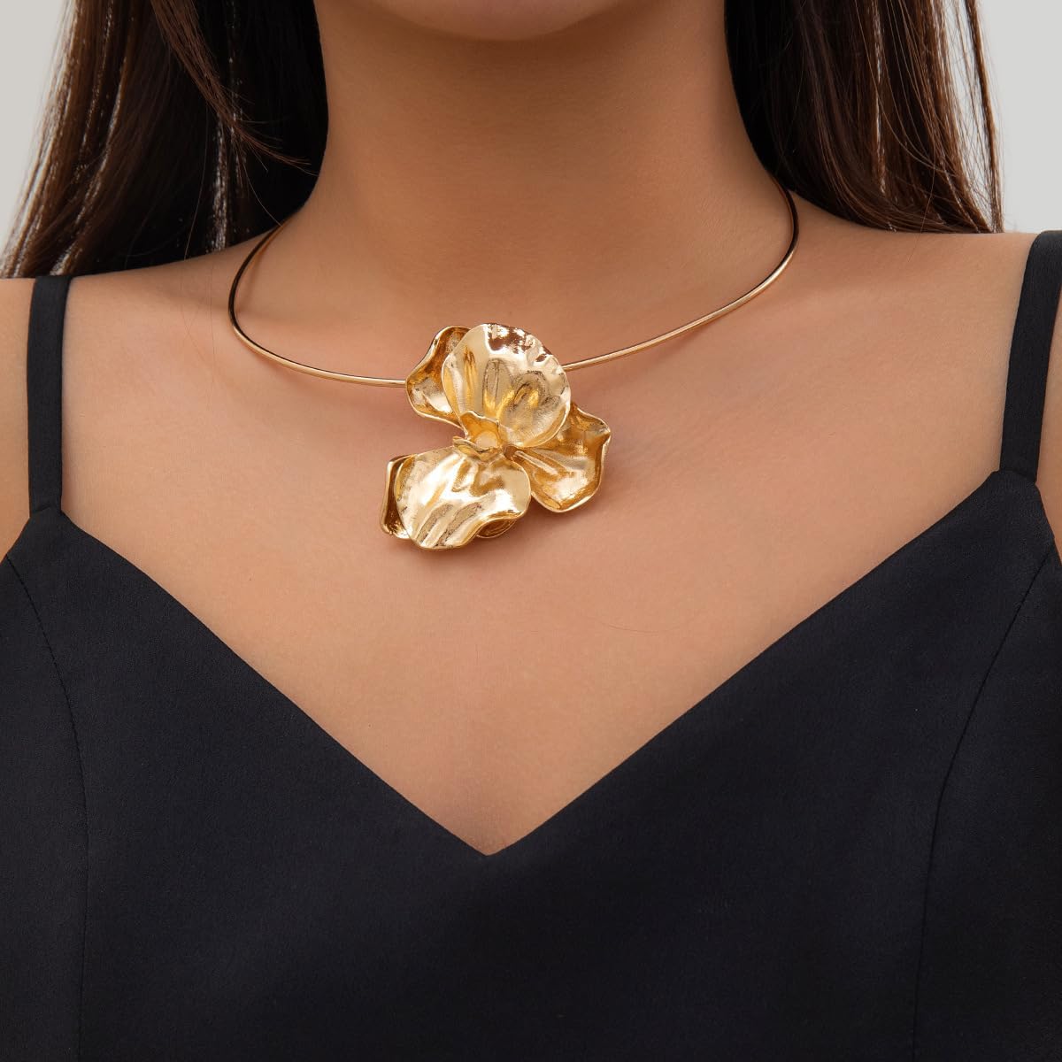 Chunky Gold Flower Necklace for Women,Large Flower Trendy Pearl Pendant Choker Dainty Gold Statement Flora Collar Necklace Wedding Bridal Brithday Party Necklace Jewelry - Image 2