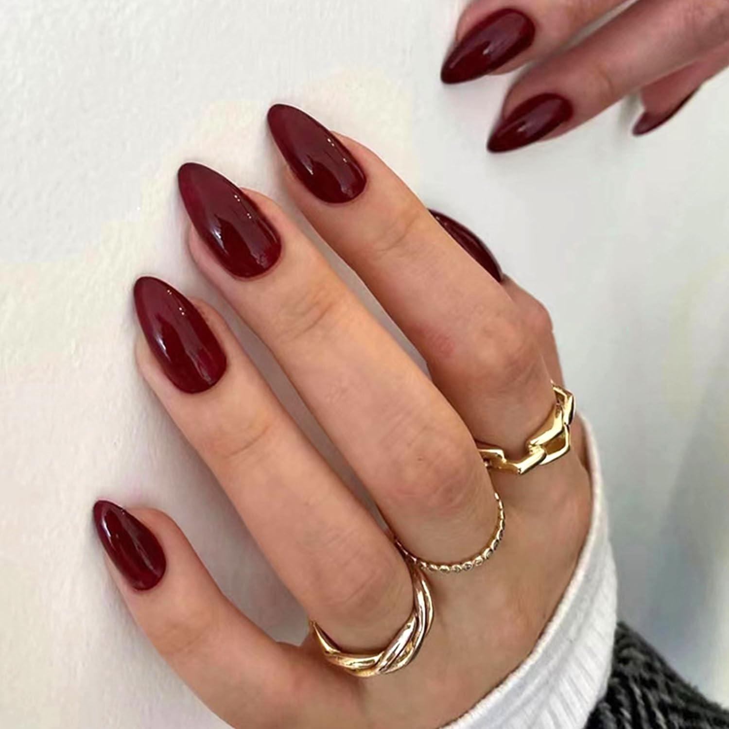 MouyouGlow Press on Nails Kurz,Almond Dunkel Rot Burgundisch Einfarbige Glossy Fake Nails Kunstnägel,Dark Wine Red Künstliche Fingernägel