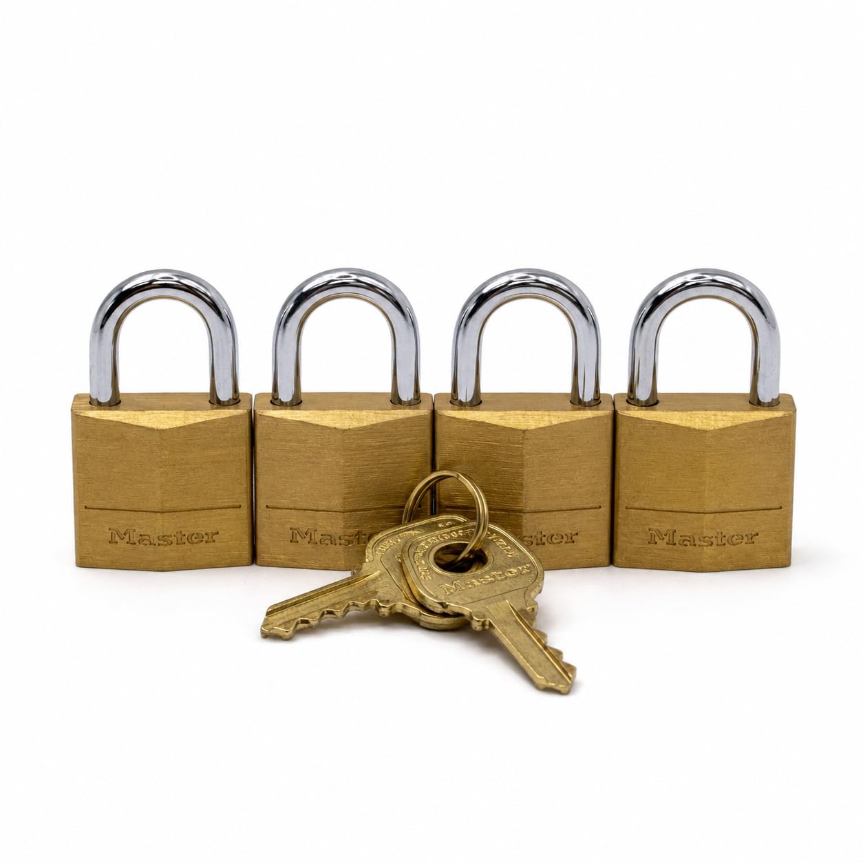 Cadenas Master Lock 120Q en laiton avec 4 clés identiques pour une ouverture simple et rapide