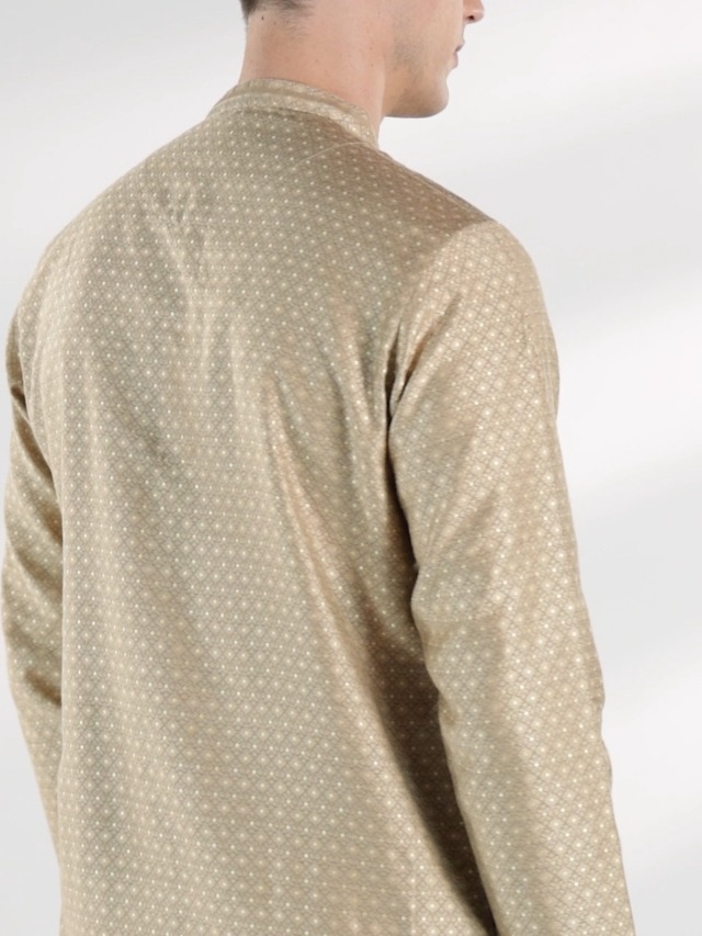 Kurta Uomo KISAH In Cotone Beige: Ricamo Geometrico, Colletto Coreano, Eleganza Etnica