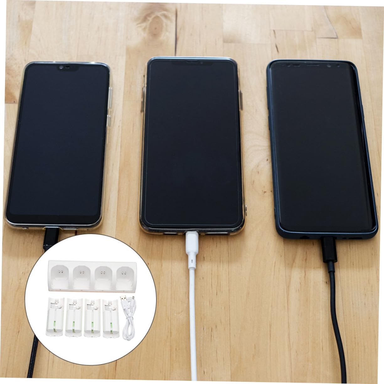 Caricabatterie USB per Batterie a 4 Slot in Plastica Bianca | Adattatore di Ricarica Facile da Trasportare, Stile Classico di Fascia Alta