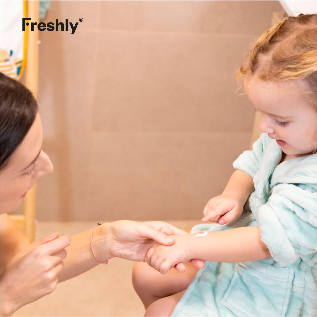 Freshly Cosmetics | Calming Sunflower + Sweet Apple Pack | Crema Viso 50 ml + Crema Corpo 400 ml | Routine Idratante per Neonati e Bambini con Pelle Sensibile