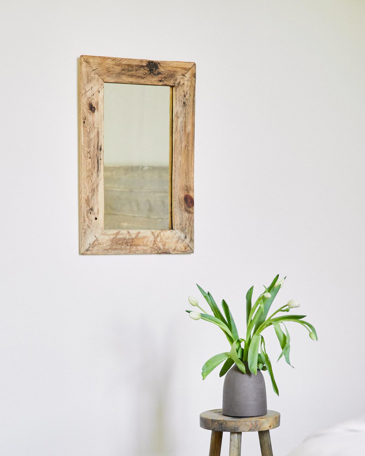 HANNUN Espejo Pared Azalee Madera Recuperada 48x72x2cm - Espejo Rectangular Rústico Sostenible para Recibidor, Baño, Dormitorio - Hecho a Mano en Europa