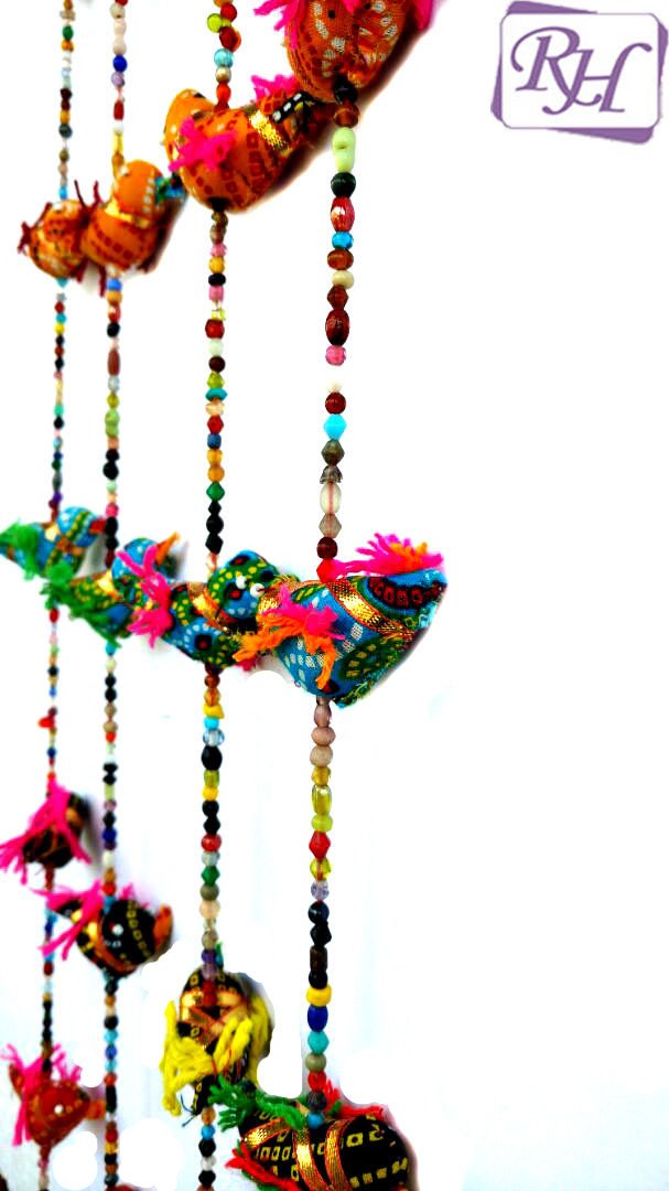 Rastogi Handicrafts - Ciondolo a forma di uccellino, realizzato a mano, con campanelle