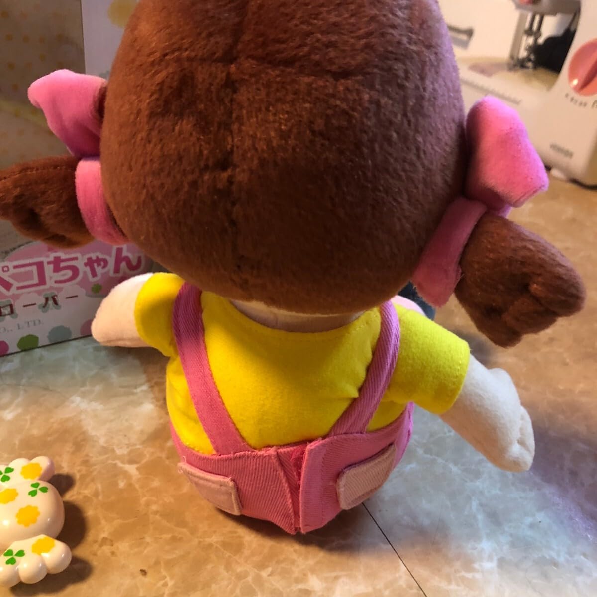 Amazon.co.jp: おしゃべり ペコちゃん ぺこちゃん 不二家 ぬいぐるみ