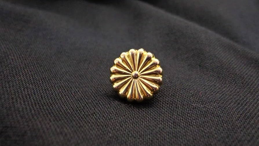 Amazon.co.jp: 伊勢神宮 金色の菊紋 ピンバッジ 襟章 記章 宗教
