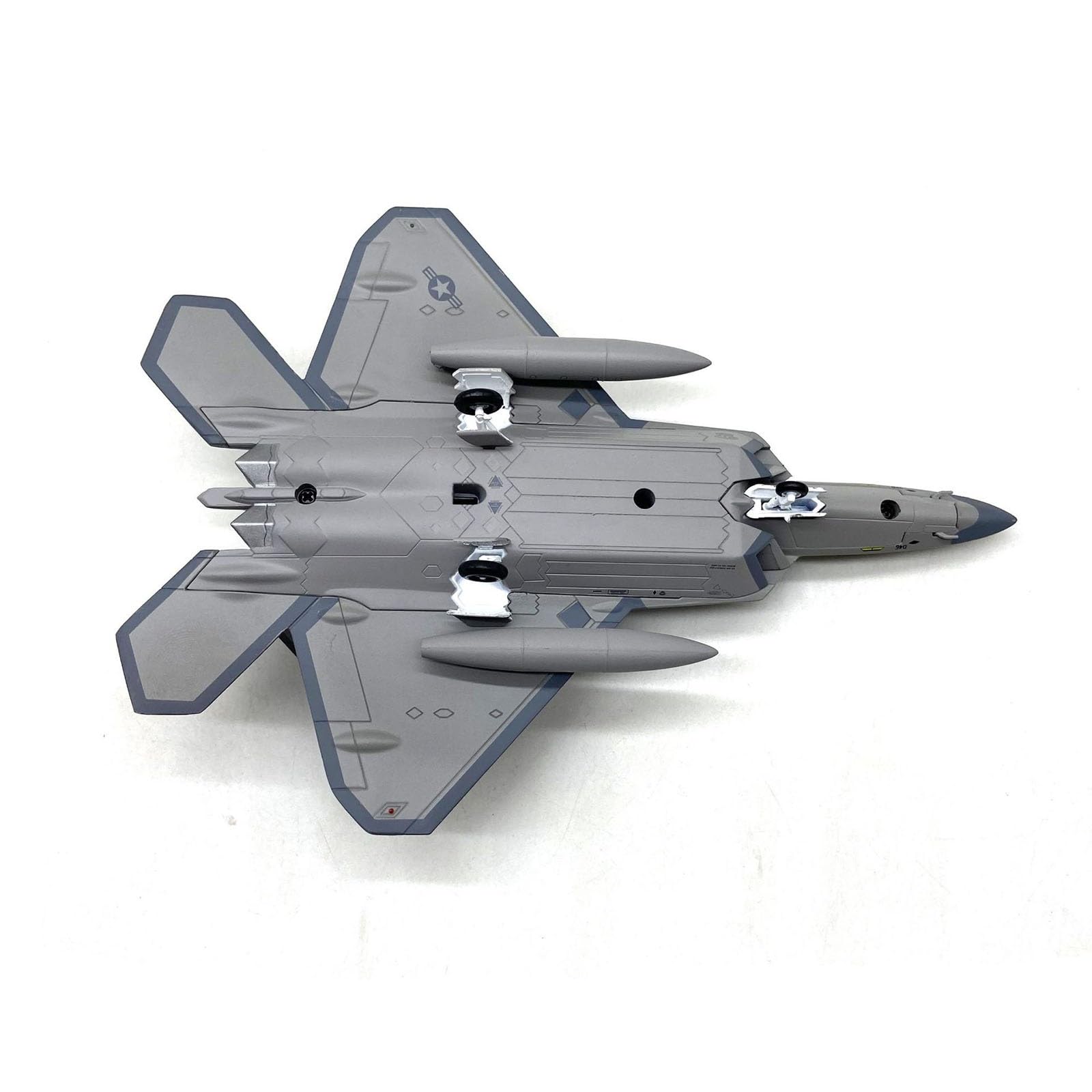 Amazon.co.jp: 7.5インチ 1/100 スケール F-22 戦闘機モデル 飛行機