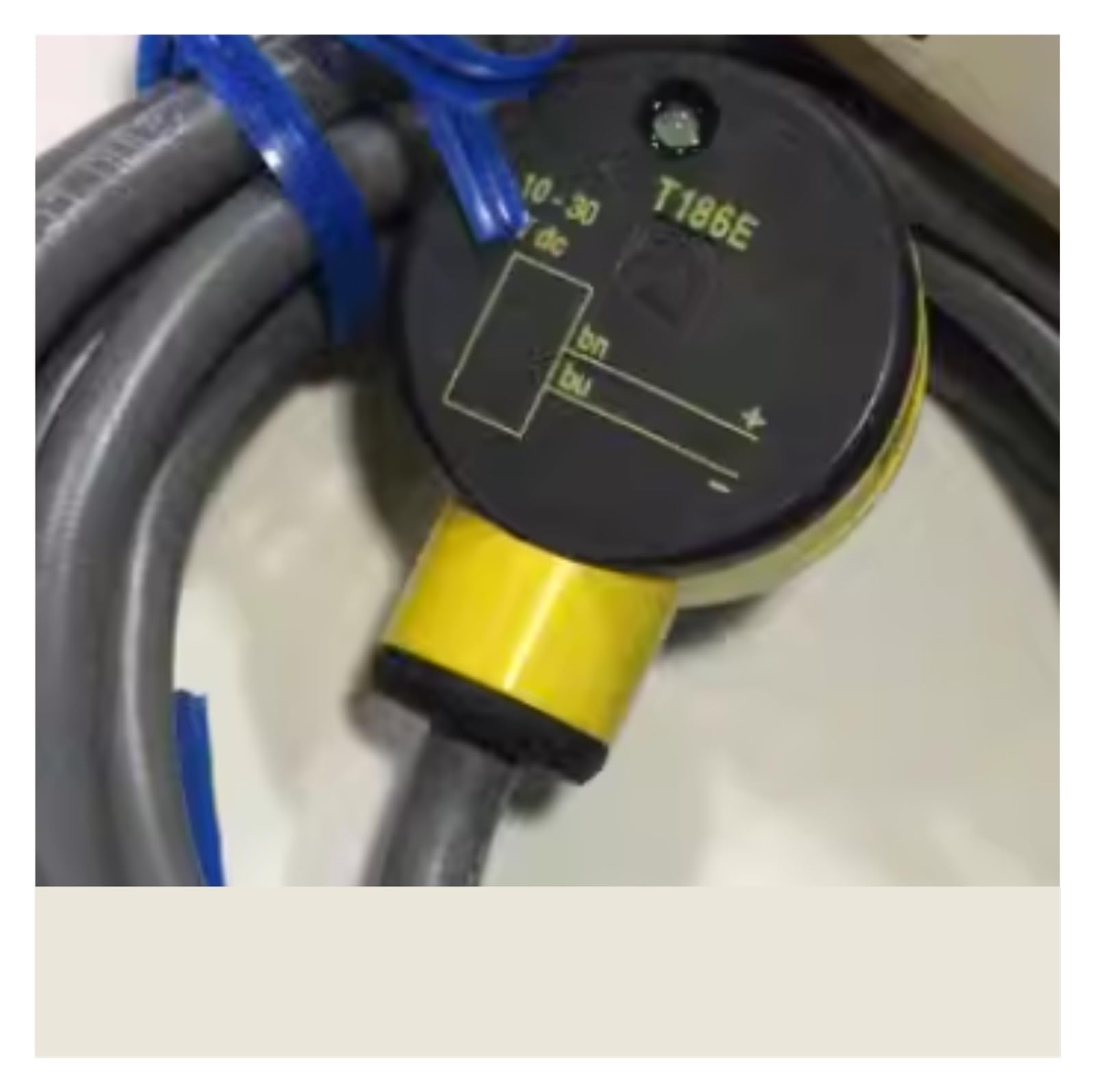 LZIKKGKI T186E photoelectric switch sensor