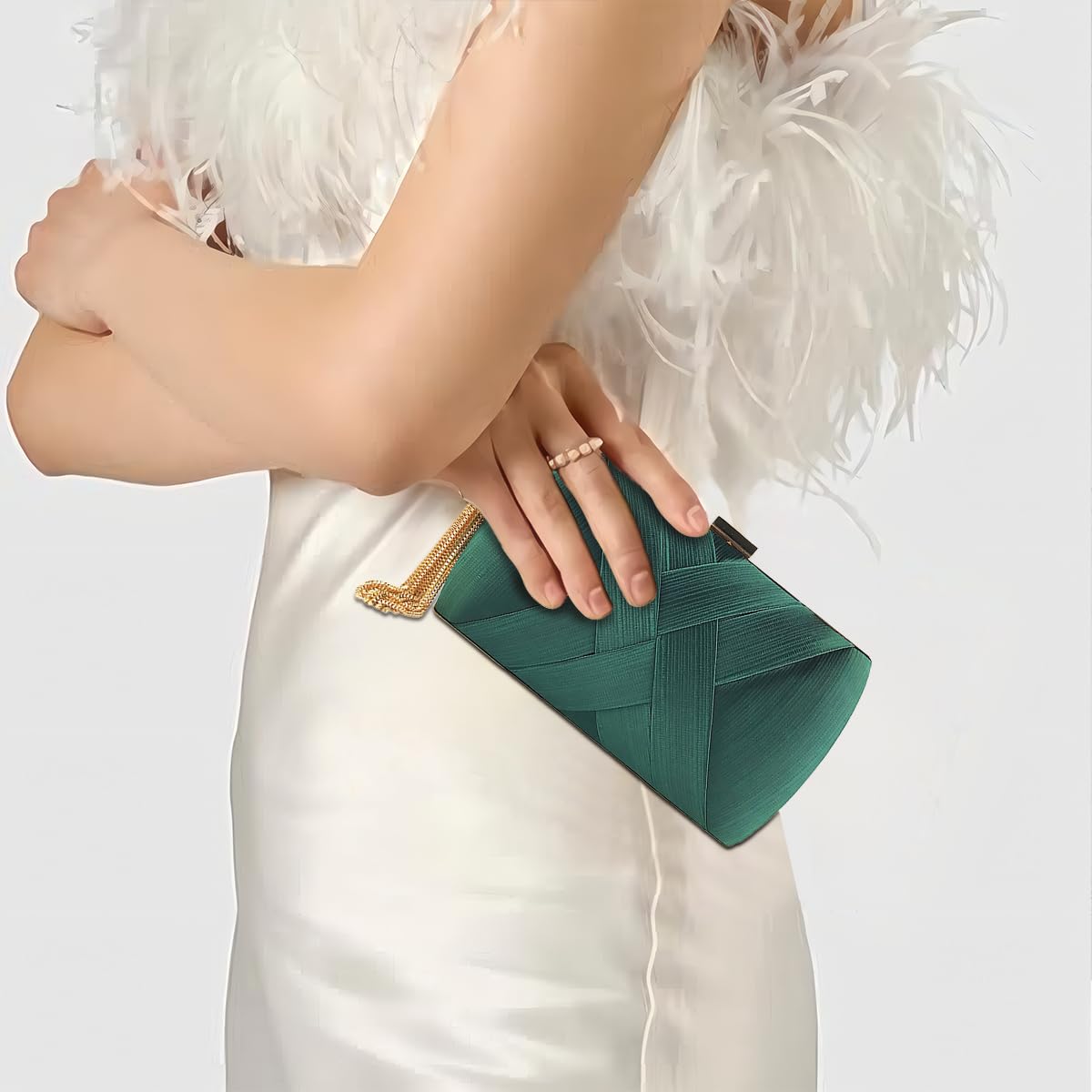 Bolsa Clutch Festa Feminina Verde Poliéster Textura Tramado Woven Mão Ombro Transversal Com Correntes Removíveis em promoção! Veja a oferta e mais achadinhos de Bolsas 4 Hoje é o melhor dia para comprar Bolsa Clutch Festa Feminina Verde Poliéster Textura Tramado Woven Mão Ombro Transversal Com Correntes Removíveis com aquele preço maroto! Promoção! Aproveite a oferta! 4