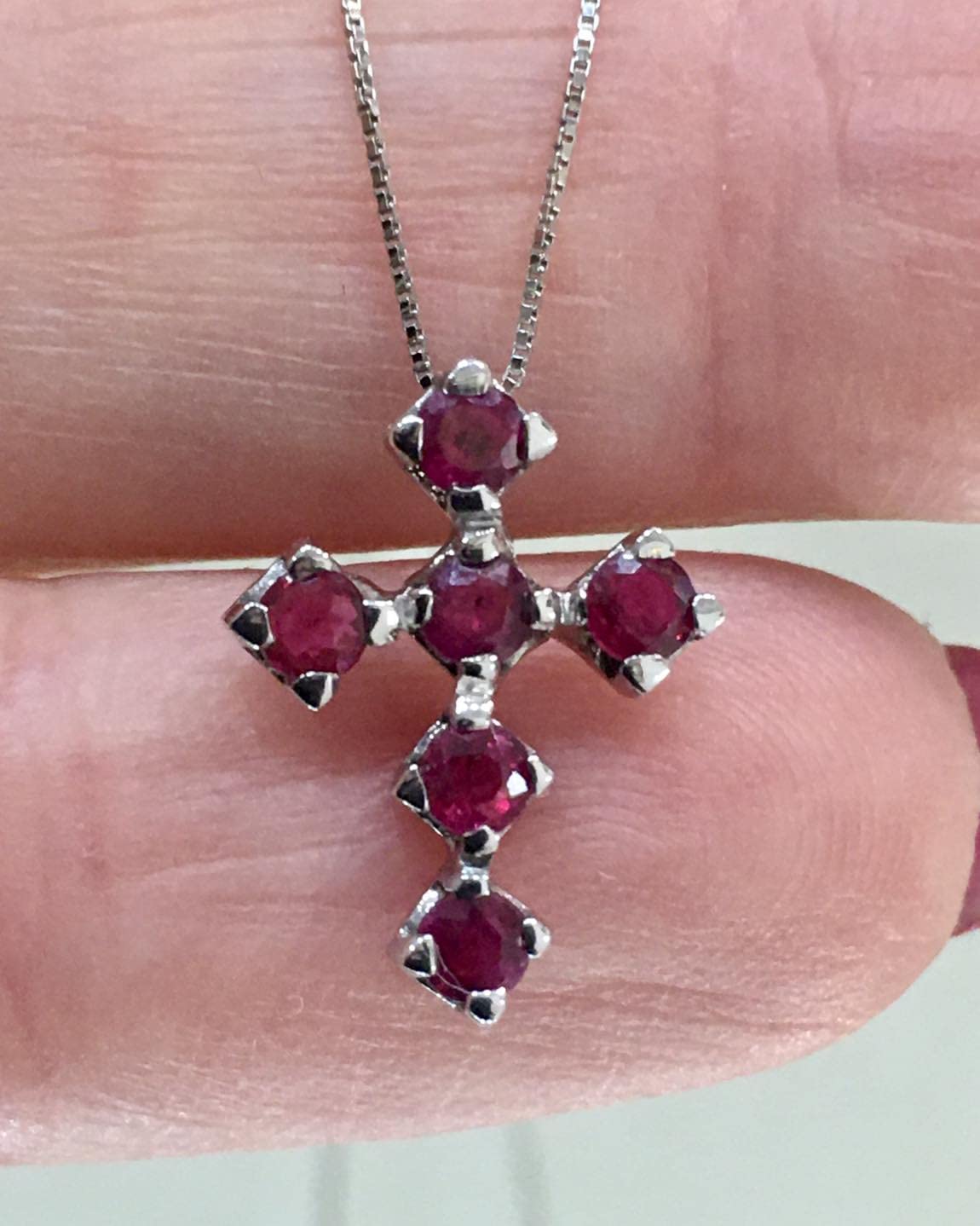 Collana girocollo da donna in oro bianco 18kt con croce cm 1,5 di rubini veri naturali taglio a brillante