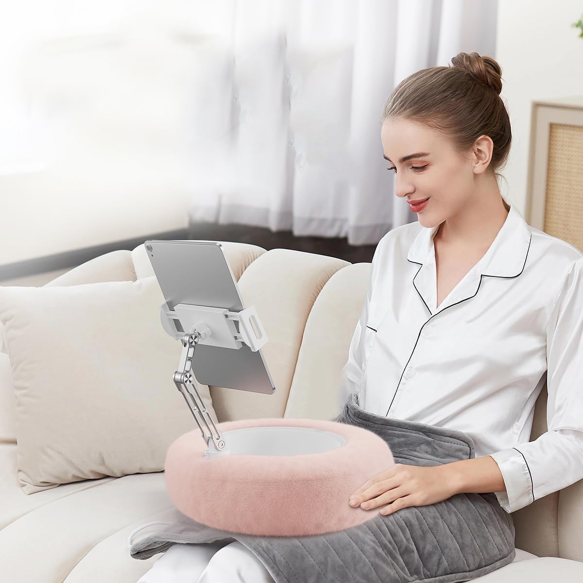 Soporte de almohada para tablet Kindle, iPad, soporte de teléfono móvil de felpa con un cuenco para aperitivos con tapa, compatible con teléfonos de 4.7 a 13 pulgadas, tablet, iPad, iPhone, Google