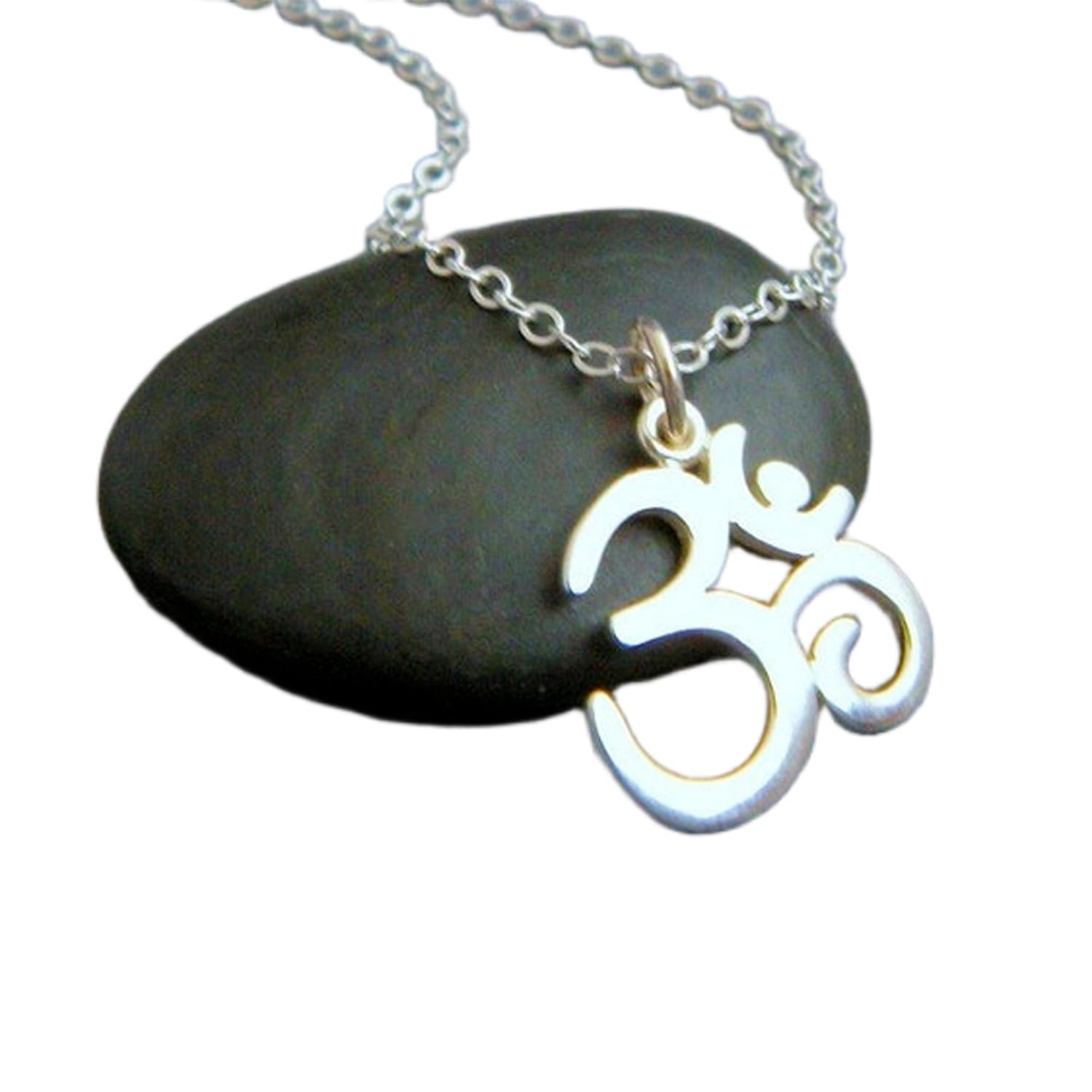 mit Om-Anhänger Halskette aus 925er Sterlingsilber. Zen-Yoga-Schmuck. Kleines, schlichtes Ohm-Symbol. Zarter Anhänger. Für jeden Tag. Feiner Schmuck. Geschenk|Mit 45 cm Kette|Versilbert|LK_PNK_03015