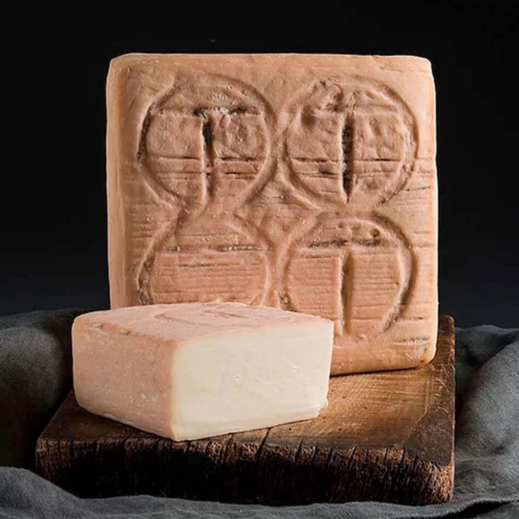 Taleggio fermier AOP – Fromage Italien à Pâte Molle de fabrication artisanale – 1/2 Pièce +/- 1kg – Lait cru de Vache de lombardie – Texture Crémeuse & Croûte Lavée – Saveurs Douces et Fruitées