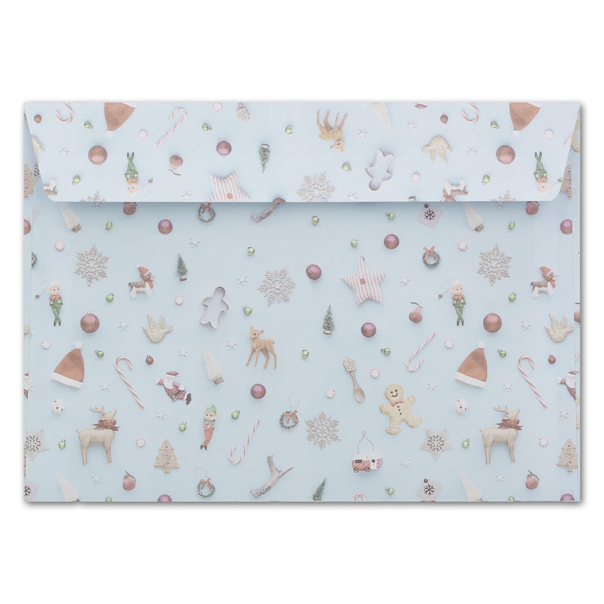 1000 x koperty DIN C6 w kolorze jasnoniebieskim z choinką i zimowymi symbolami – samoprzylepne z paskami do odrywania – 114 x 162 mm – 80 g/m² – koperty bożonarodzeniowe z motywem dla firm i