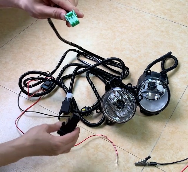 Amazon | YUNPICAR H8/H11/H16 フォグランプ配線 H8/H11/H16 HID/LED
