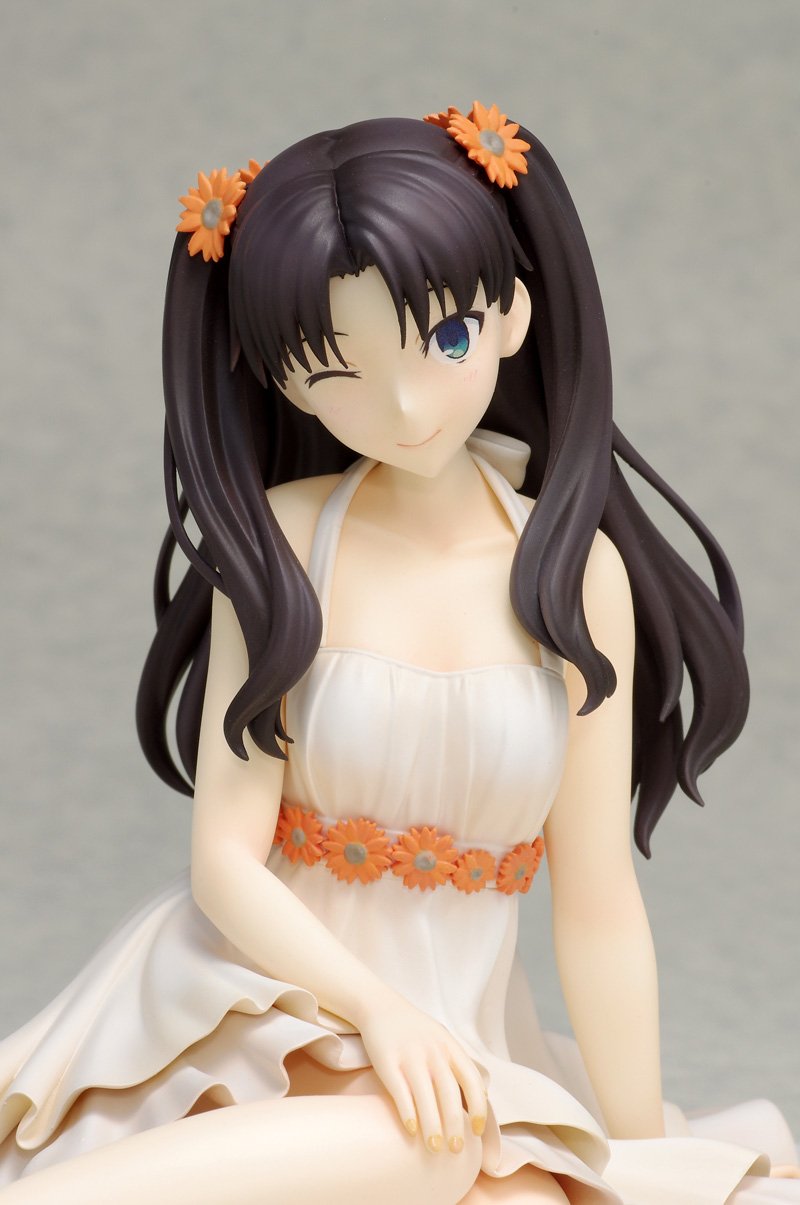 1/8スケールフィギュア 遠坂 凛 ワンピース　スタイル Amazon.co.jp: Fate/stay night Unlimited Blade Works 遠坂 凛