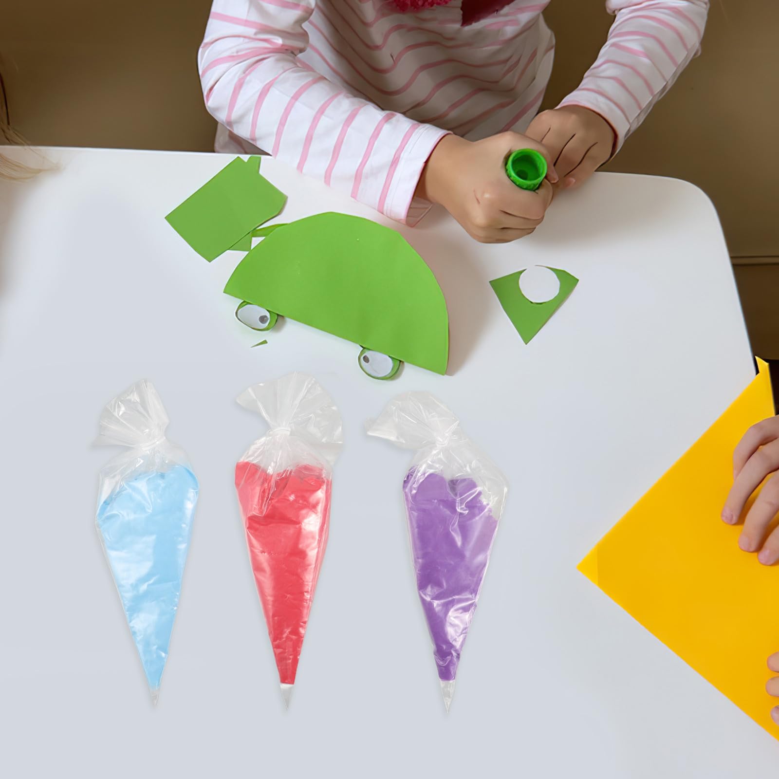 Kit 8 Pezzi Colla Adesiva Crema Simulata per Fai da Te, Materiale Plastico e Resina, Qualità Affidabile per Decorazioni di Gioielli e Astucci Matite
