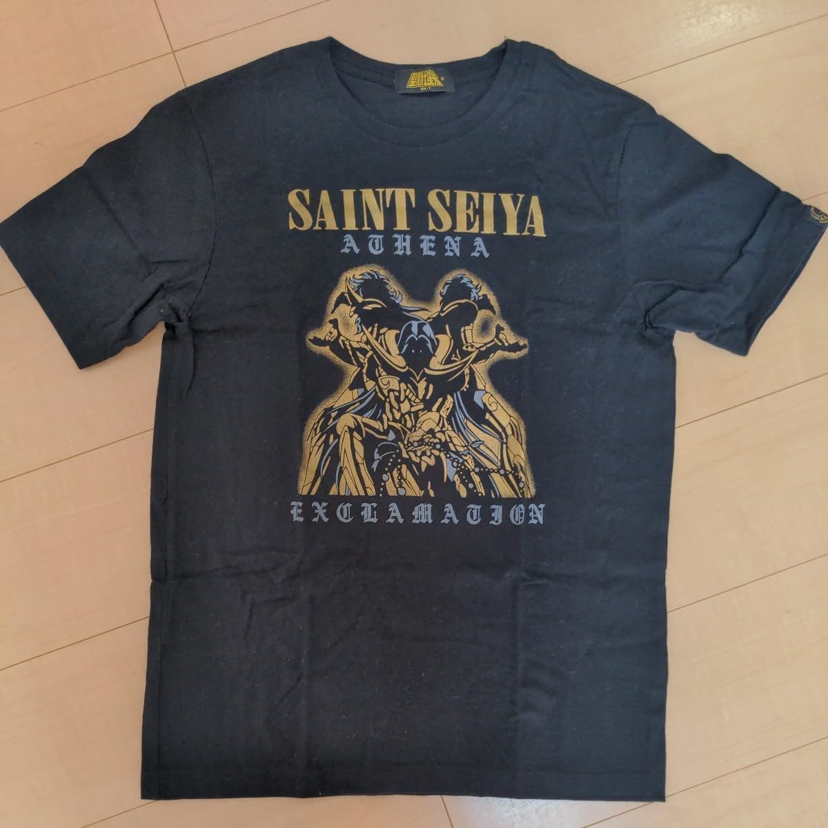 Amazon.co.jp: 聖闘士星矢 Tシャツ M アテナエクスクラメーション 黄金 