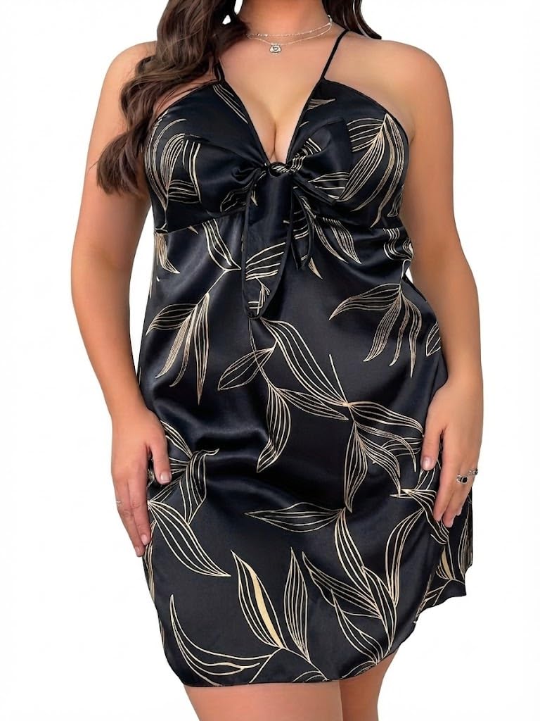 purpleq Sottoveste Taglie Forti in Raso Halter con Stampa Foglie e Nodo | Lo scollo all'americana con fiocco e il tessuto setoso creano un look da notte affascinante.