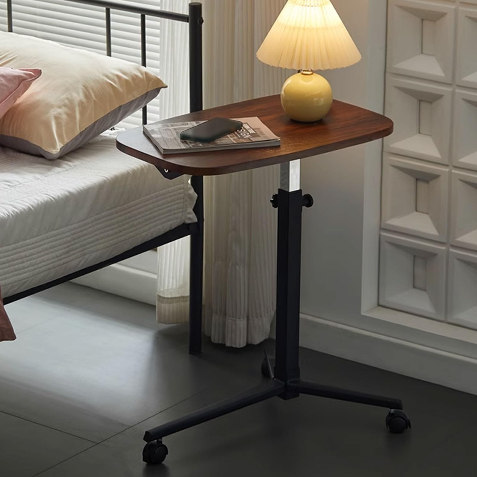 Mesa Ordenador Pequeña De Madera Maciza Y Marco De Acero Mesa con Ruedas Ruedas Bloqueables para Cama Y Silla De Ruedas Diseño De Soporte Inferior Triangular(Black)