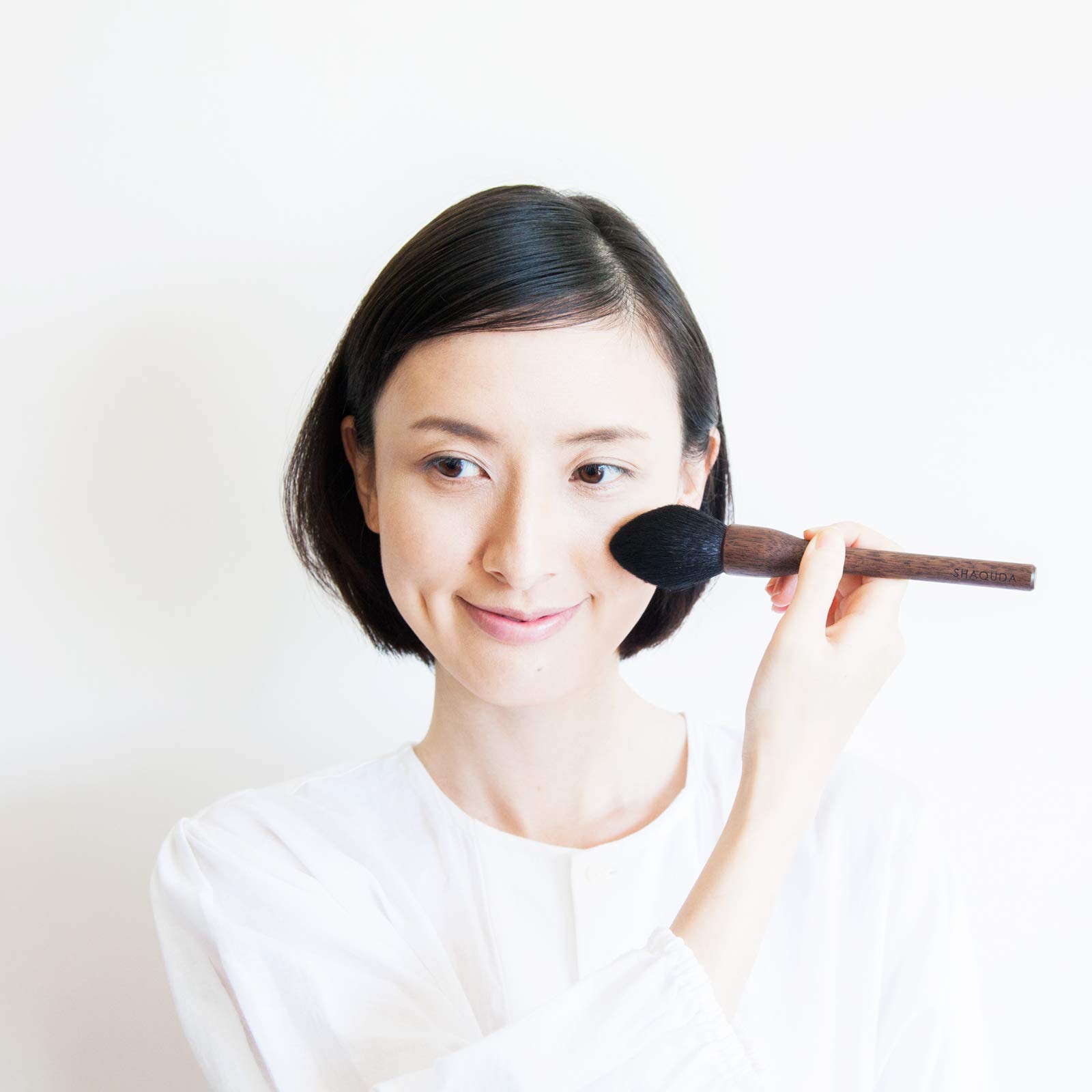 Amazon.co.jp: SHAQUDA ウヴ クラシカルフェイスブラッシュ UBU