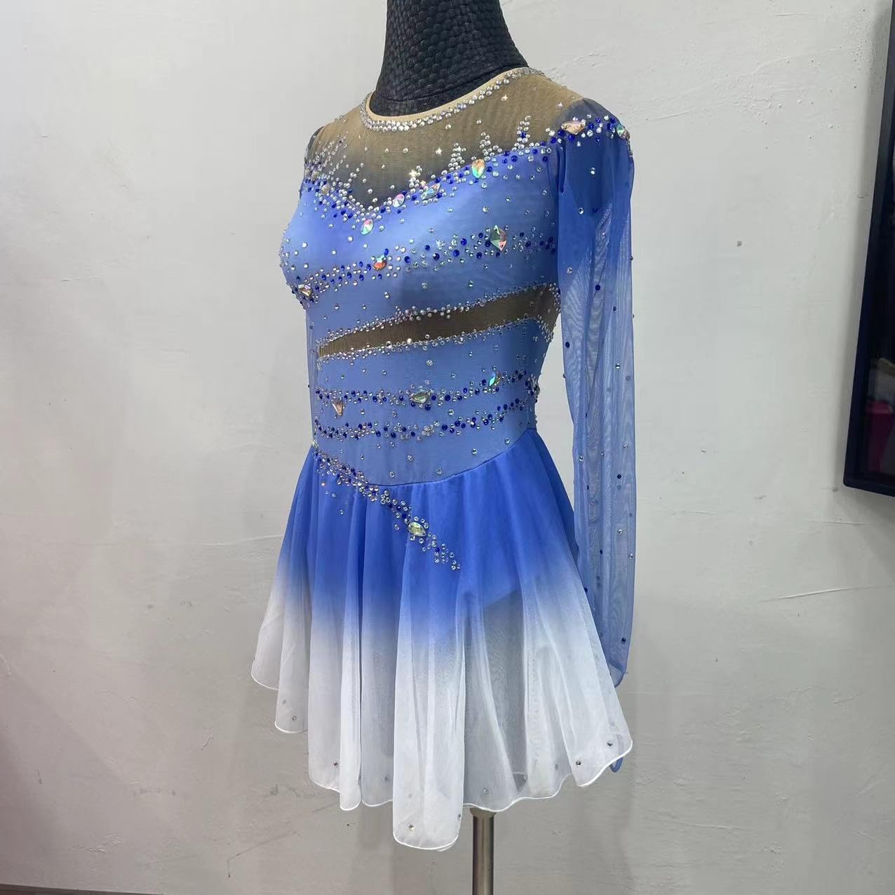 Figure Skating Dress,Girls Gound Neck Gauze Blending Hook Diamond Gradient Skating Performance Competition Wear Costume