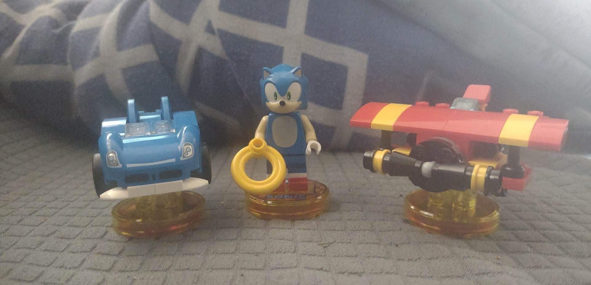 The item itself came great, the quality it's brand new, the problem is the price itself...