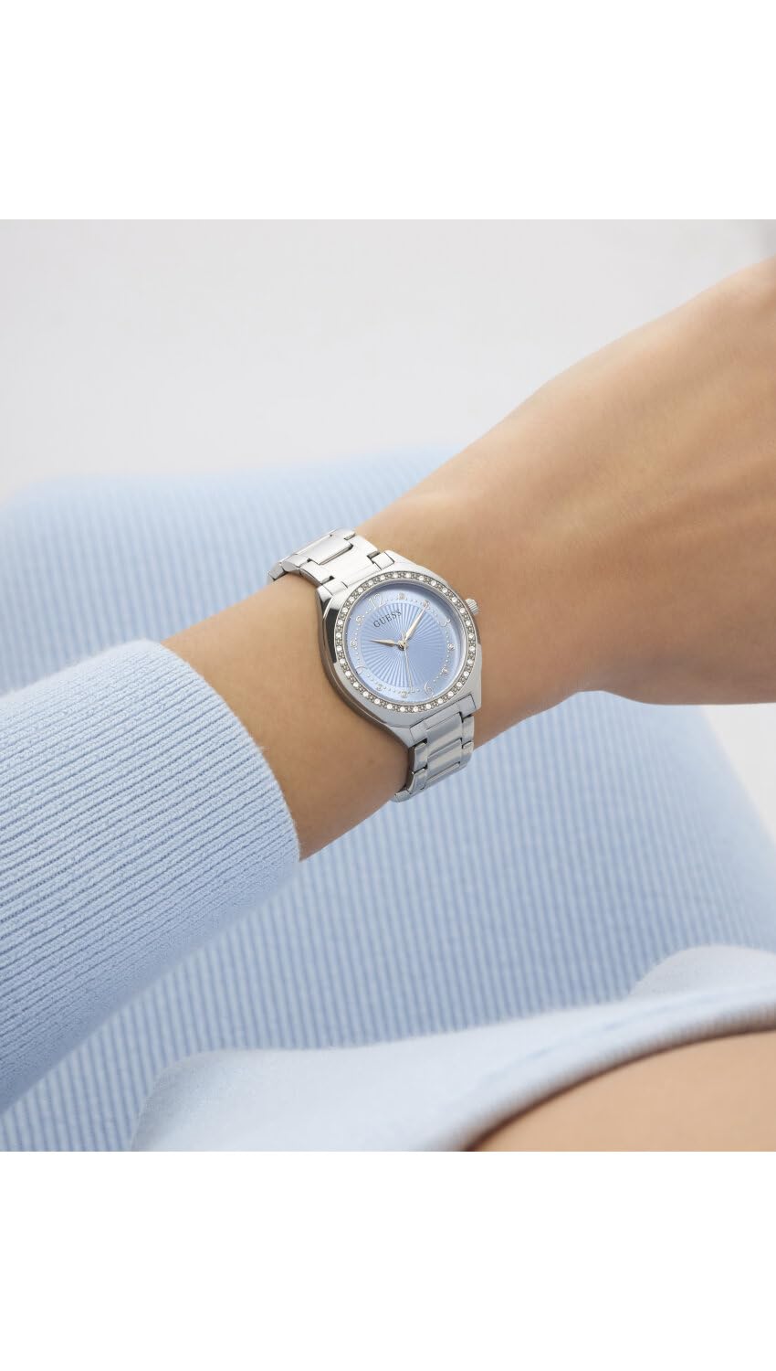 Guess Damski zegarek na rękę GW0767L6 Charlotte, 30 mm stal nierdzewna srebrny PVD, niebieska tarcza z cyrkonią, kwarc, szkło mineralne, 1 ATM, bransoletka ogniwowa