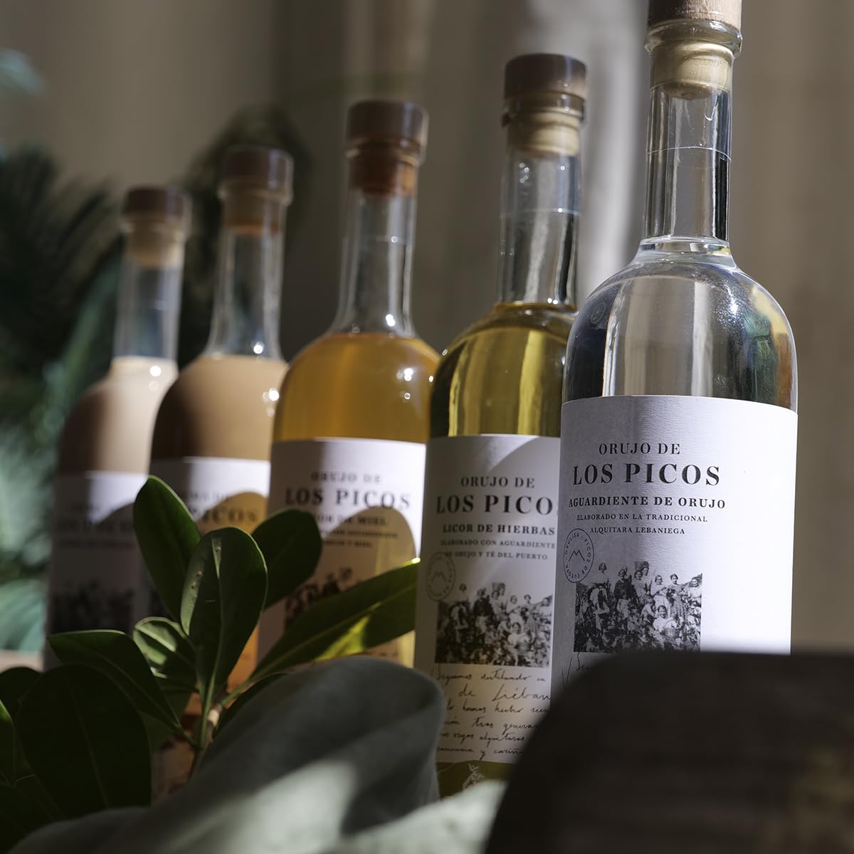 LOS PICOS Orujo Blanco - Destilado Artesanal de Liébana, 47% Vol., 70 cl - Auténtico Sabor Tradicional