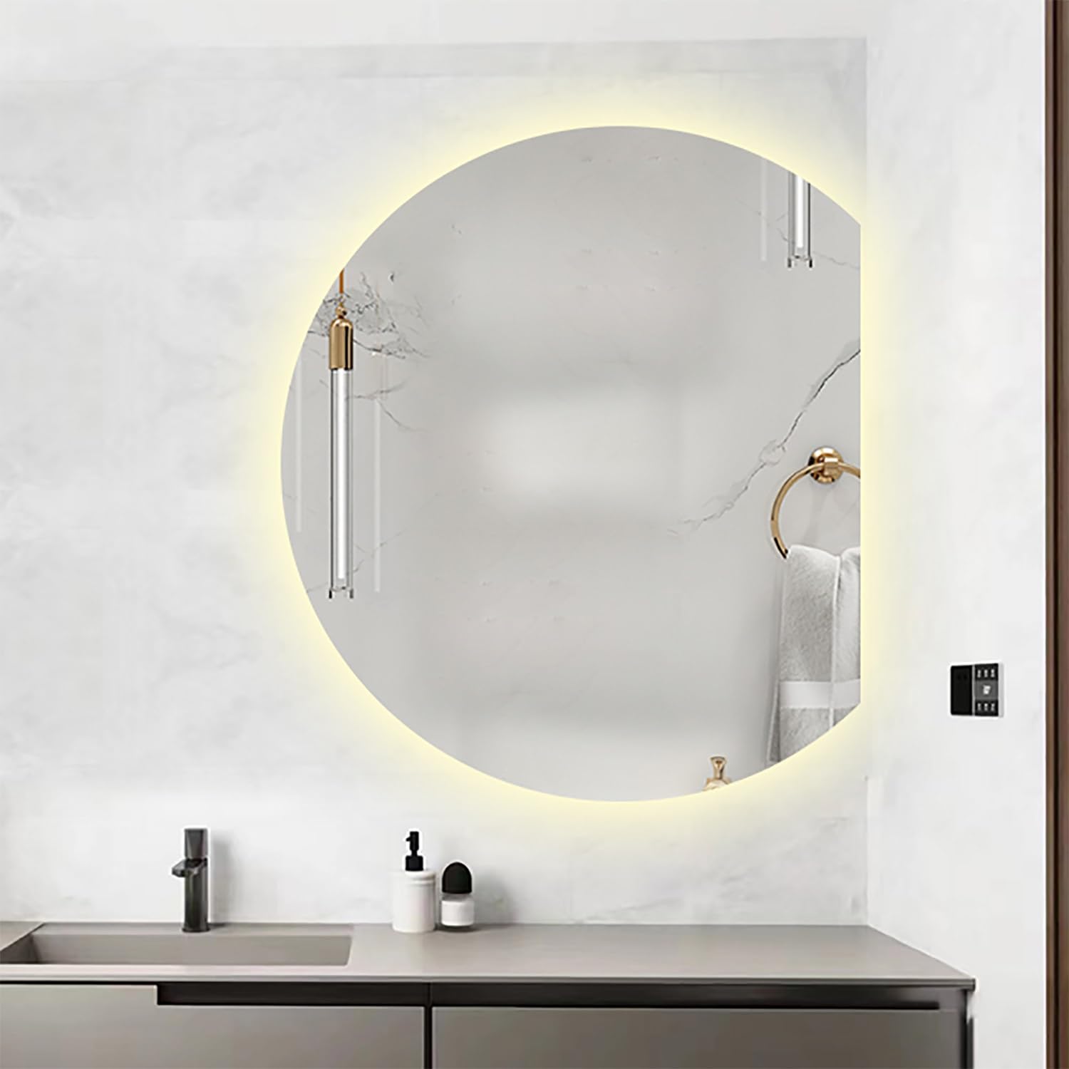 Miroir de salle de bain demi-cercle anti-buée pour un rasage et maquillage net