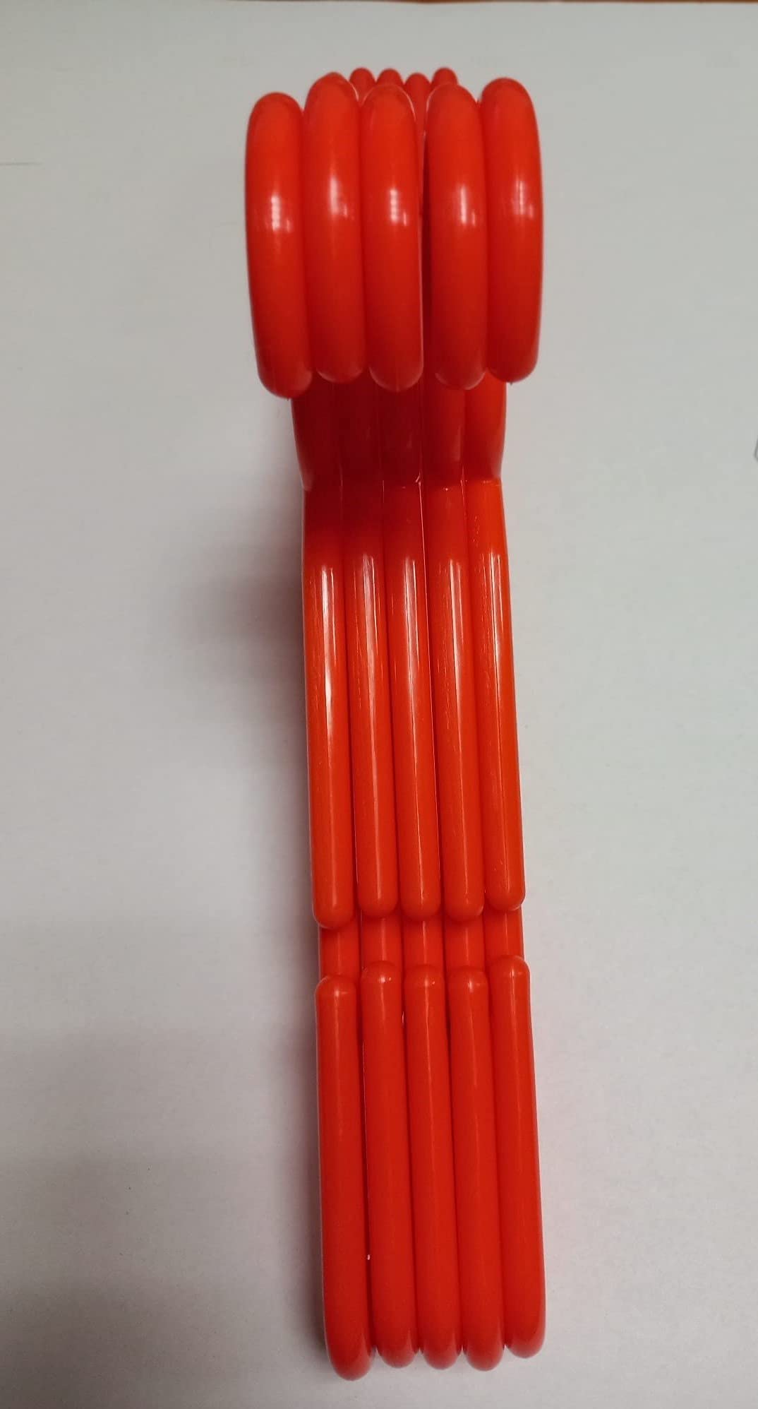 TODO HOGAR All Home Kleiderbügel, Kunststoff, Weiß, Grün, Orange und Fuchsia. 25 und 50 Stück Standard-Kleiderbügel aus Kunststoff, langlebig und schlank, für Erwachsene, 42 cm, orange