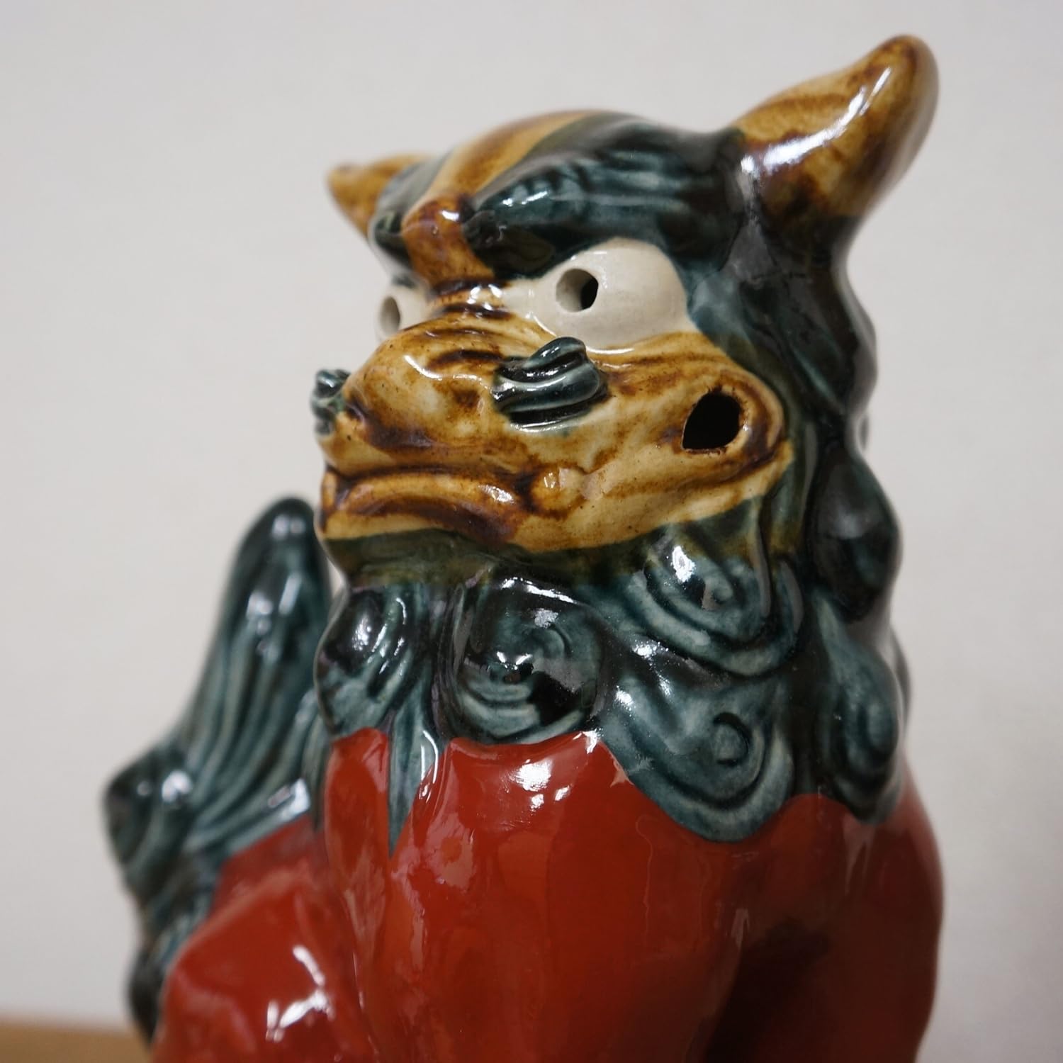 Amazon.co.jp: シーサー おきもの 大立(高さ20cm) 赤ベタ | 琉球焼