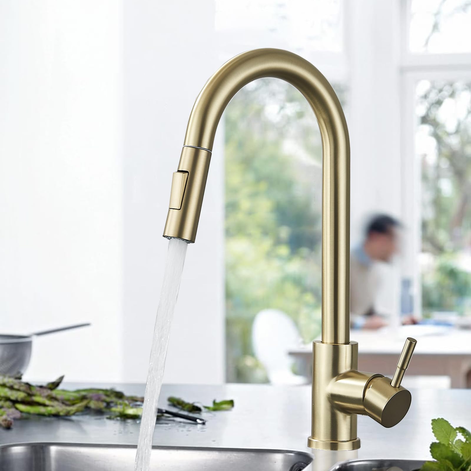 Robinet de Cuisine avec Douchette Extractible, Mitigeur 360° en Acier Inoxydable, Or Brossé, TVTIUO 2 Modes