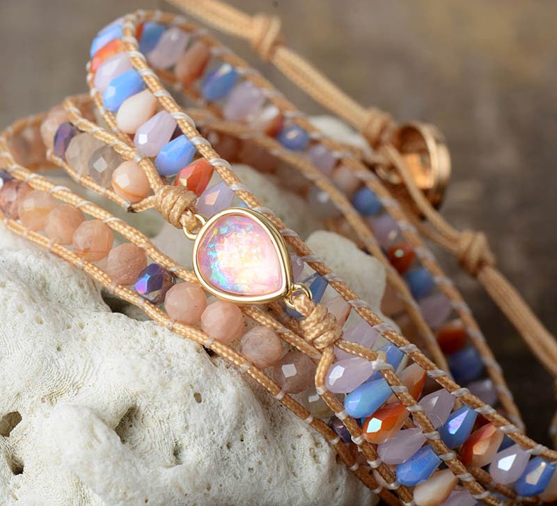 Braccialetti boho multistrato fatti a mano per donna, braccialetti con perline rotonde sfaccettate regolabili, bracciale chakra con ciondolo a cuore per uomo e donna