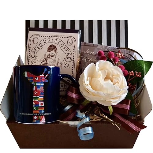 フラワー ギフト・ストロベリーピンクチョコ(5粒入)、レギュラーコーヒー(ドリップバッグ3個入)、サヴィニャック マグカップ(エアフランス・キリン)、ローズ造花1個