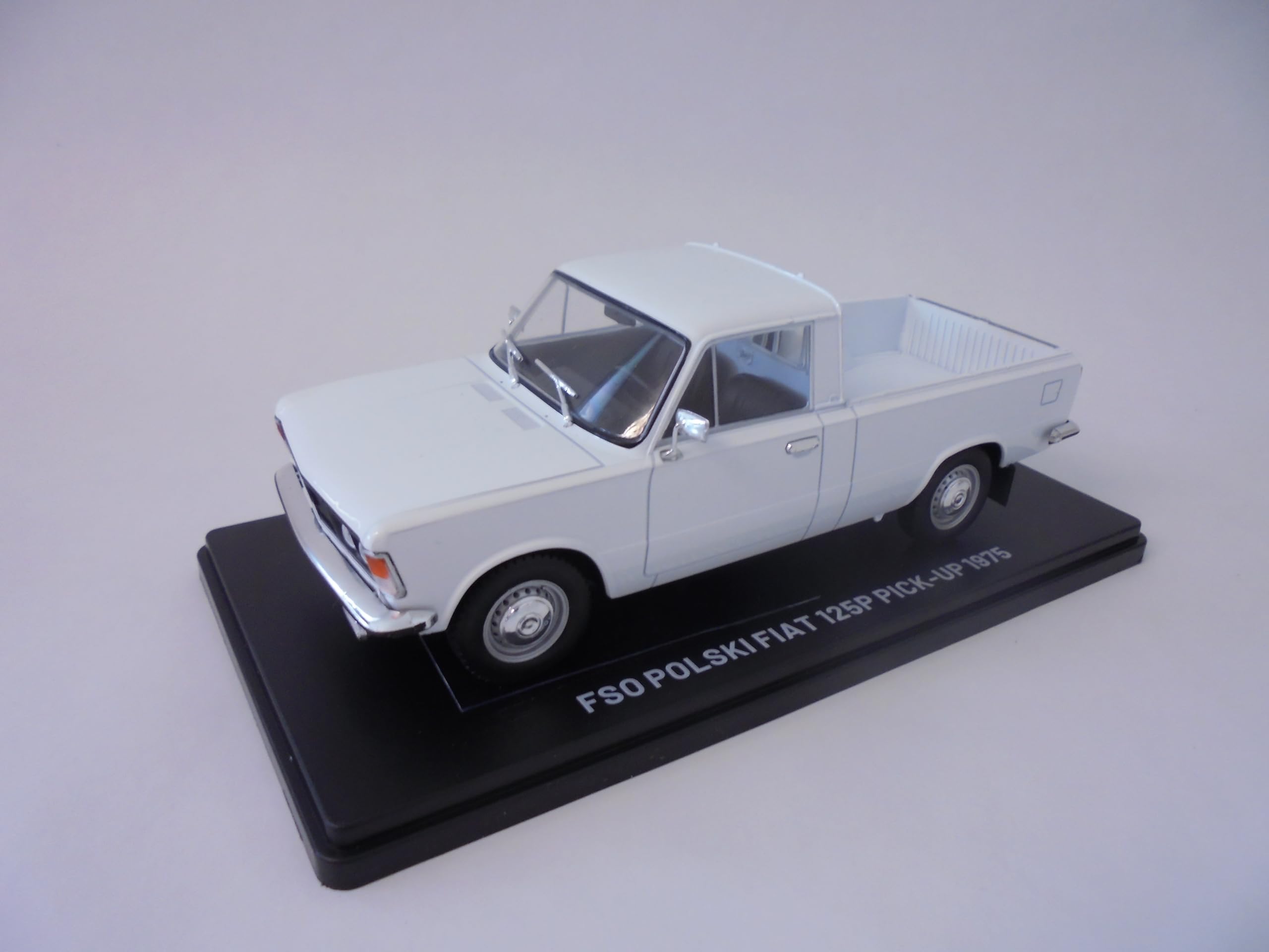 OPO 10 - Auto da collezione in miniatura 1/43 compatibile con Dacia