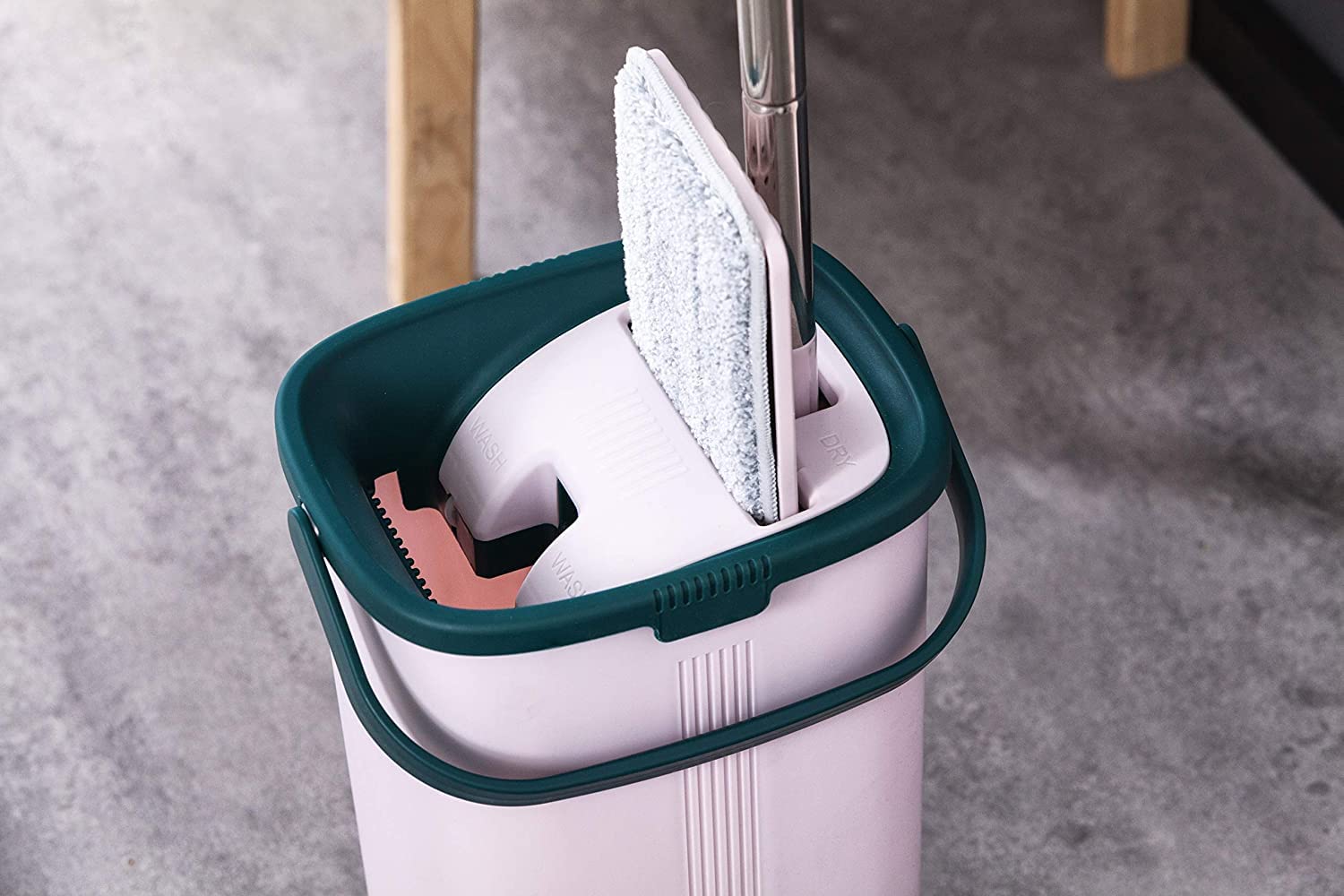 York Handy Kit Mopa Plana con Cubo Escurridor y 5 Paños | Set completo de limpieza con cubo de 2 compartimentos y paños de microfibra para lavar y secar todo tipo de suelos
