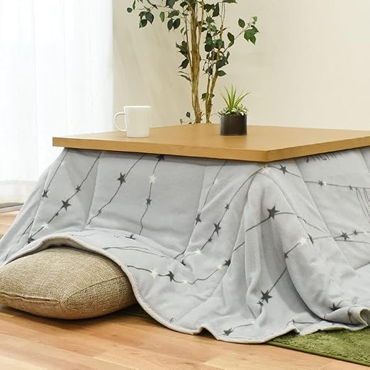 Amazon こたつ布団 正方形 省スペース あったか サンゴマイヤー 冬用 スター柄 グレー 対応本体サイズ 75 75cm 実寸サイズ 約180 180cm 正方形こたつ用 星 スター こたつ布団 オンライン通販 Amazon こたつ布団 正方形 省スペース あったか サンゴマイヤー 冬用 スター柄 グレー 対応本体サイズ 75 75cm 実寸サイズ 約180 180cm 正方形こたつ用 星 スター こたつ布団 オンライン通販
