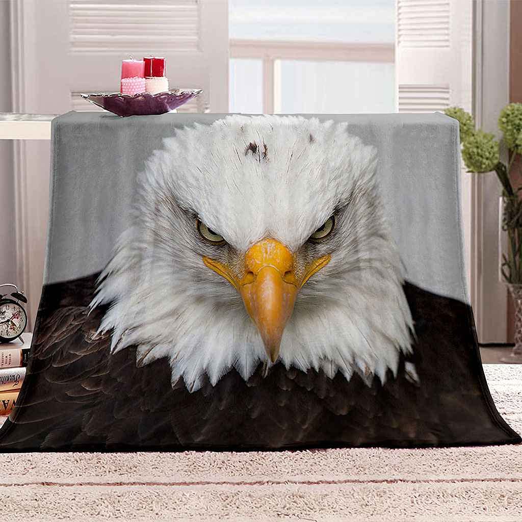 Couverture aigle en flanelle douce pour soirée cocooning au salon