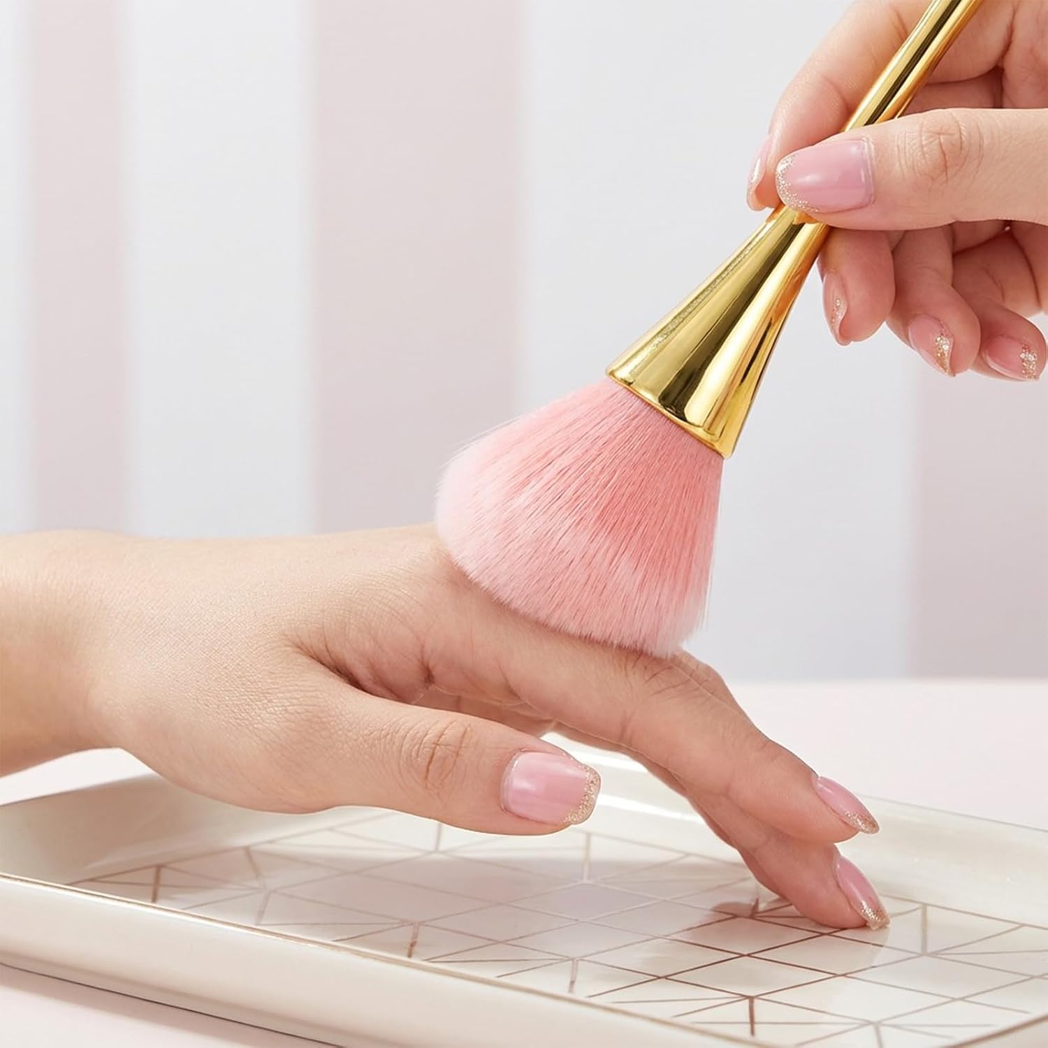 3 PCS Nail Dust Brush, Acrylic Dust Brush for Nails Soft Nylon Nail Art Brushes Manicure Duster Brushes Shiny Nails Remover Trimming Clean Up Tools for Manicure Makeup (3 Colors)