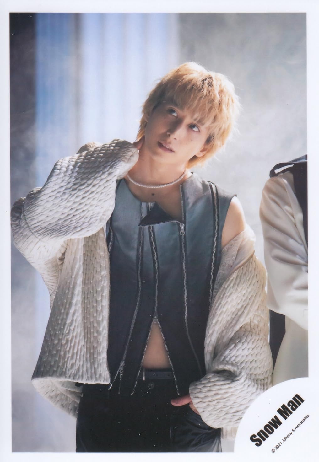 Amazon.co.jp: Snow Man 公式 生 写真（佐久間大介）SM00647 : おもちゃ