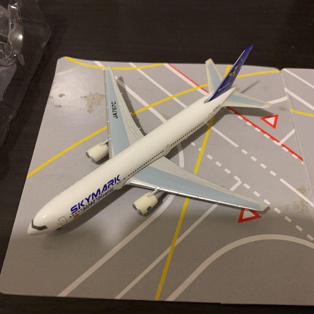 Amazon.co.jp: Skymark Boeing 767-300 1/500 Airplane Model Set