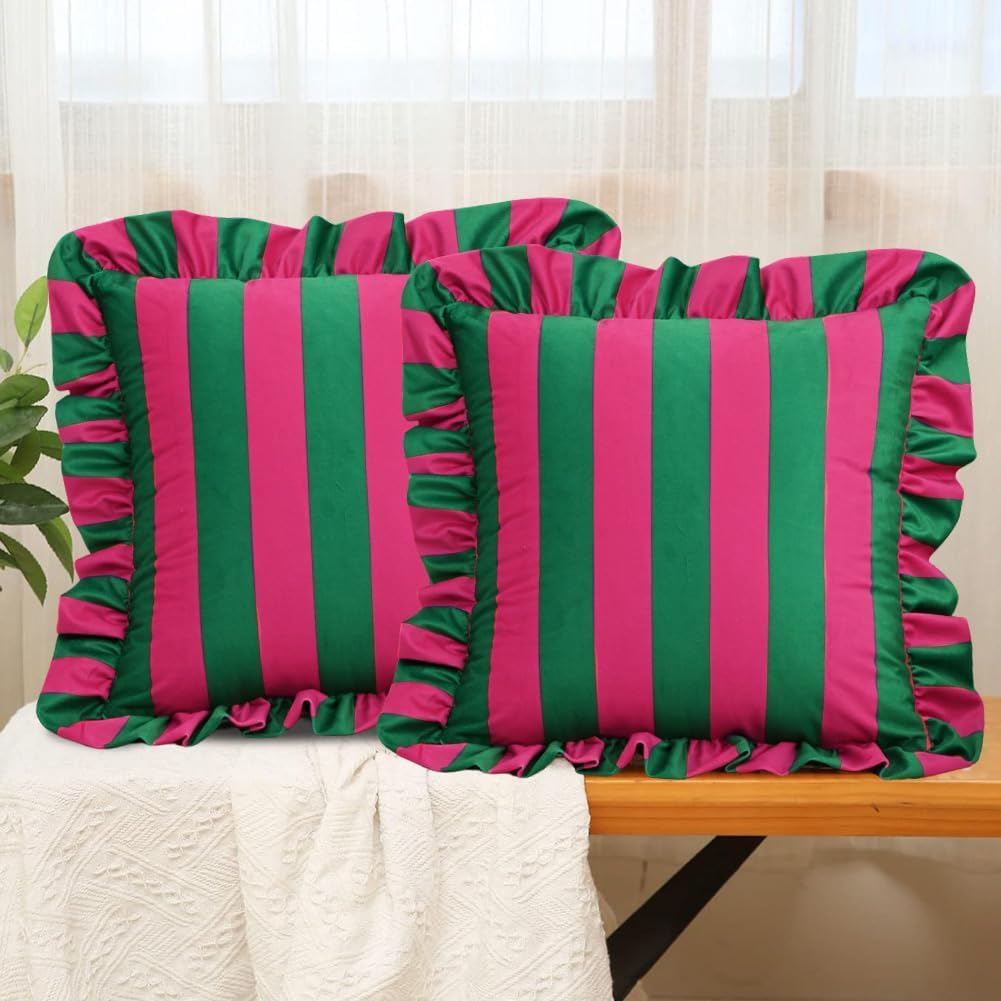 Housses de coussin bohème pour décorer un canapé cosy