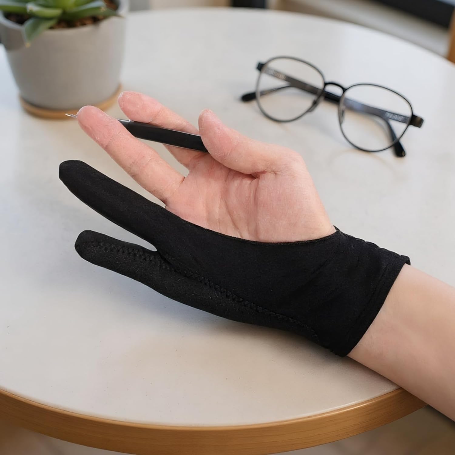 Two-Finger Drawing Glove with Palm Rejection, Smooth and Breathable Sketching Glove for Digital Tablets and Paper Art