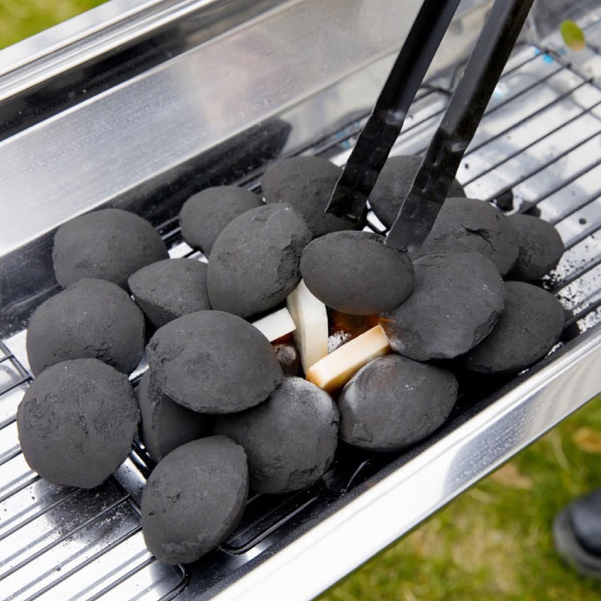 Holzkohle für Heimischen Grill 1, 5kg Packung Schwarz
