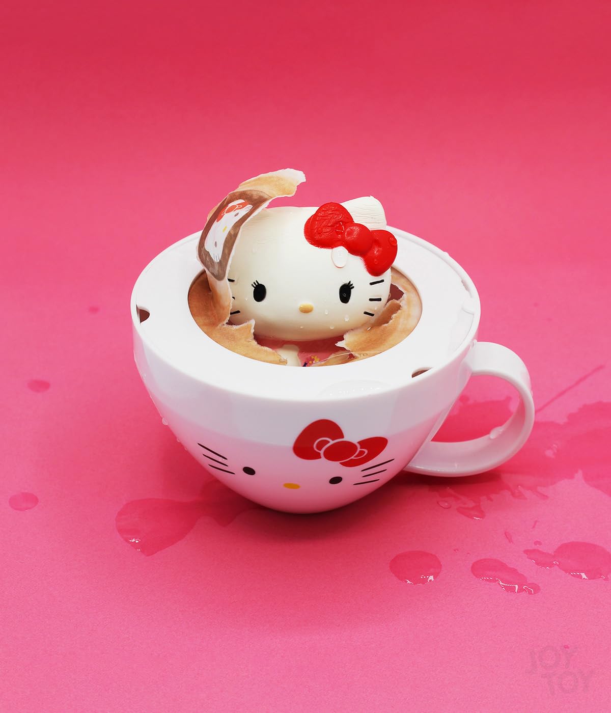 Joy Toy Hello Kitty filiżanka do cappuccino z pachnącą magiczną figurką Squishi ok. 5 cm – w opakowaniu kubka do cappucino 12 x 10 x 7 cm