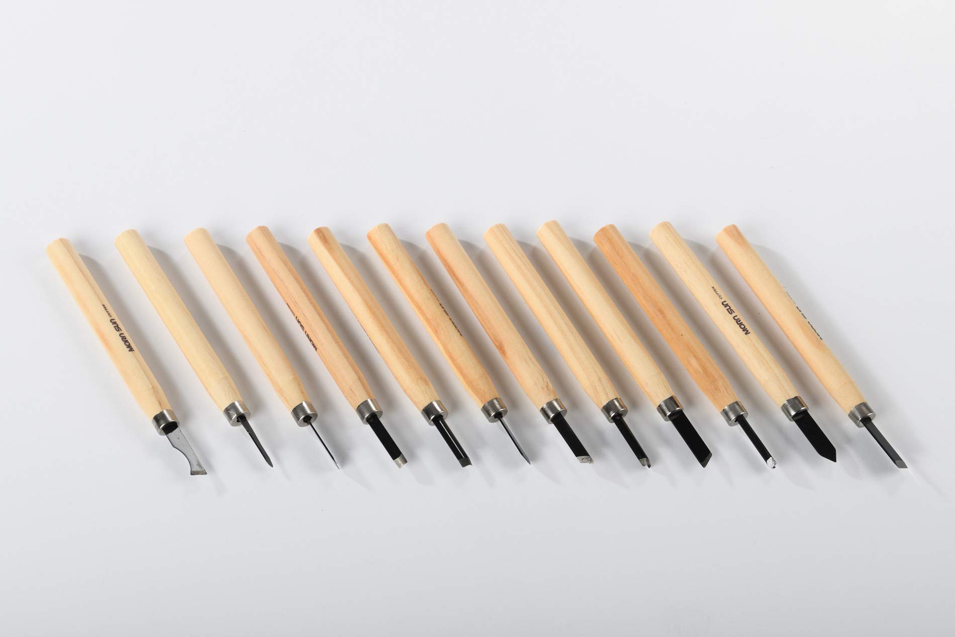 Amati outillage pour maquette de tradition avec 12 ciseaux robustes pour lames en bois