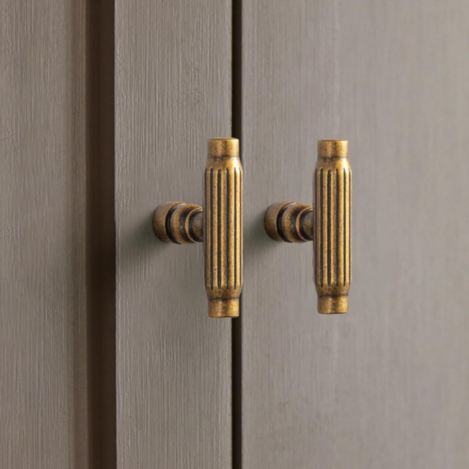 Goo-Ki 6 Pack ​​Antique Brass Cabinet T-Bar Knob - Vintage Vertical Groove Textured Grip for Kithcen Drawers & Cupboard
